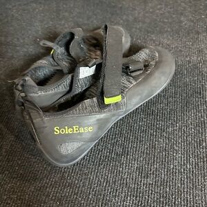 Black Athletic Shoes for Men